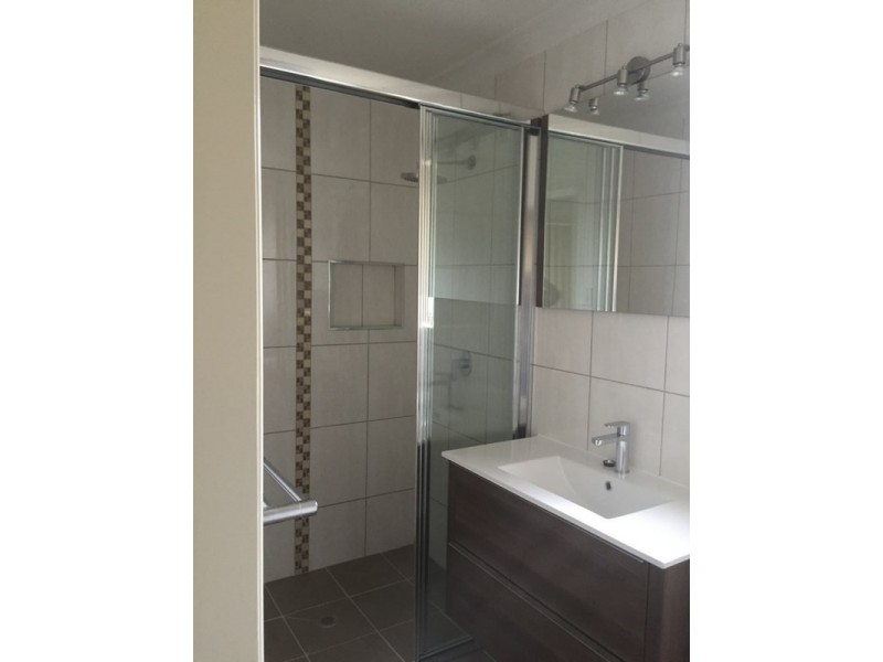 1 Regal Drive, Regents Park QLD 4118