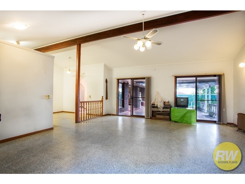 23 Cresthill Avenue, Regents Park QLD 4118