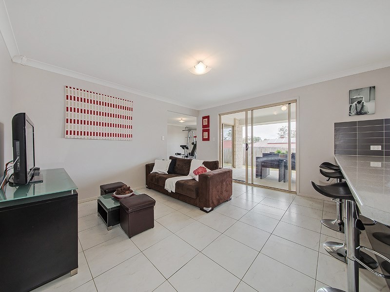 33 Barcombe Drive, Marsden QLD 4132