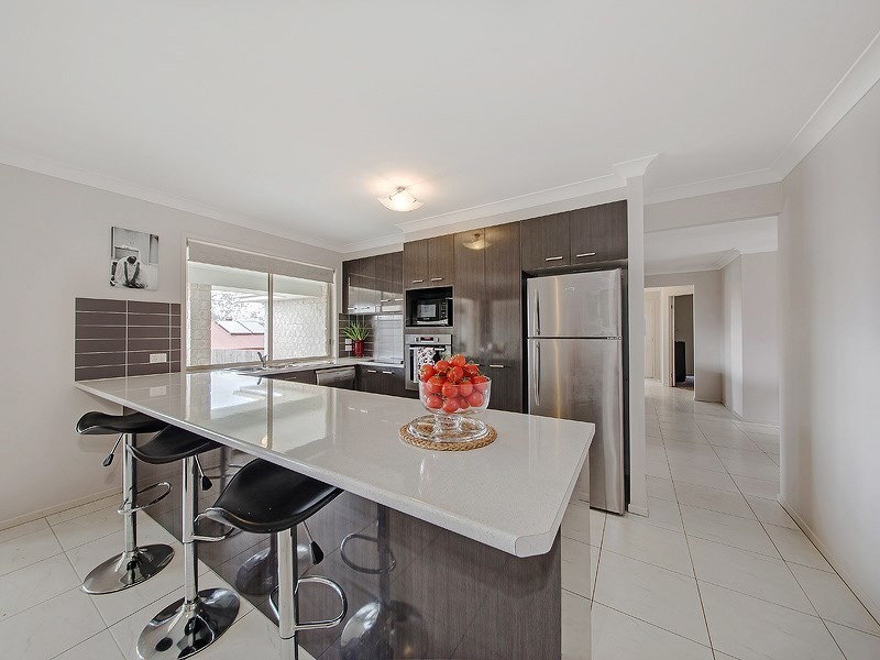 33 Barcombe Drive, Marsden QLD 4132