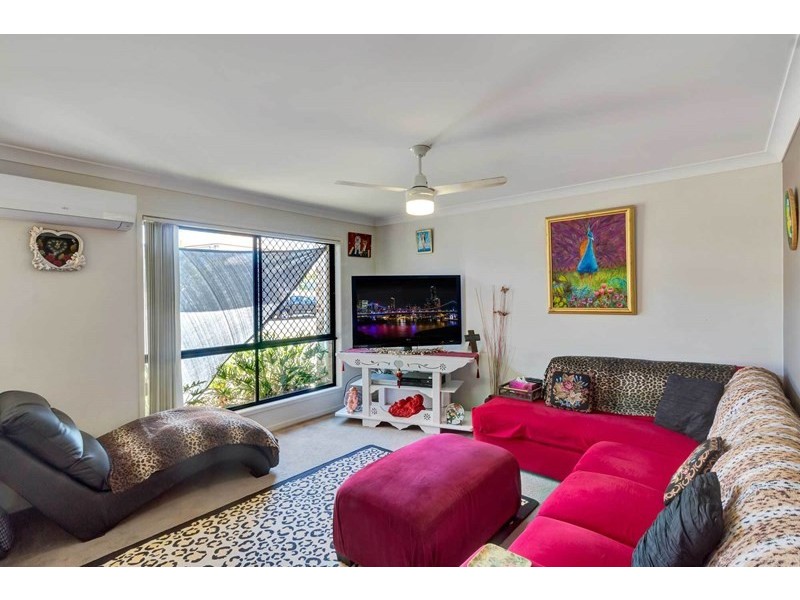 40 Paul Drive, Regents Park QLD 4118
