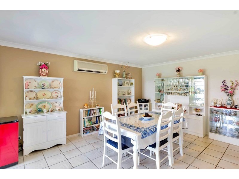40 Paul Drive, Regents Park QLD 4118