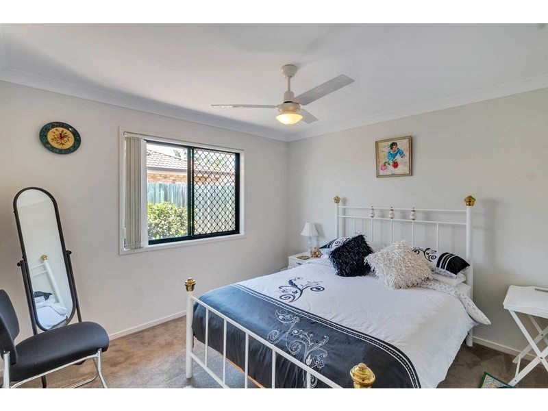 40 Paul Drive, Regents Park QLD 4118