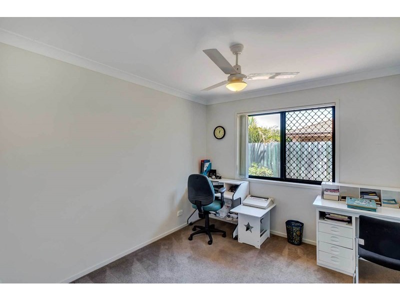 40 Paul Drive, Regents Park QLD 4118