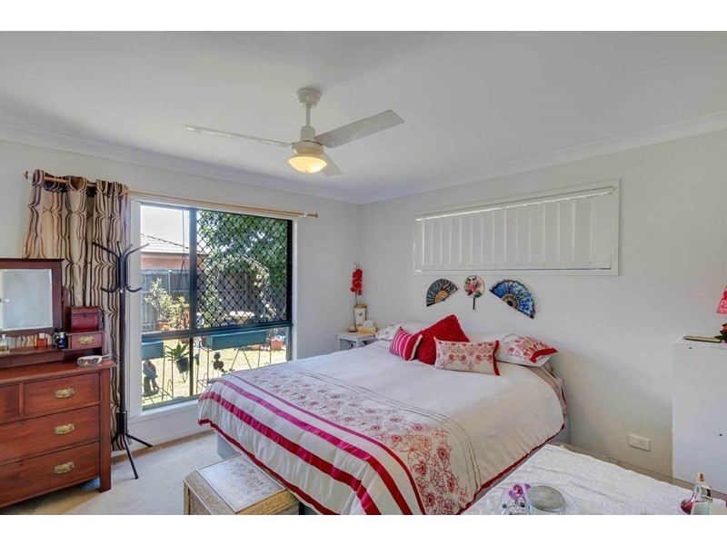 40 Paul Drive, Regents Park QLD 4118