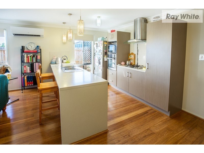 44 Maryland Drive, Regents Park QLD 4118