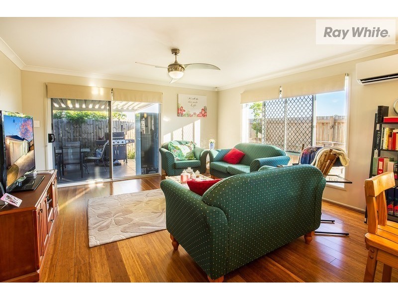 44 Maryland Drive, Regents Park QLD 4118