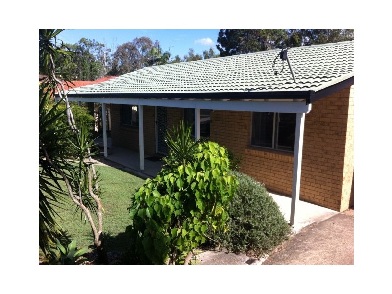 17 Conifer Street, Hillcrest QLD 4118