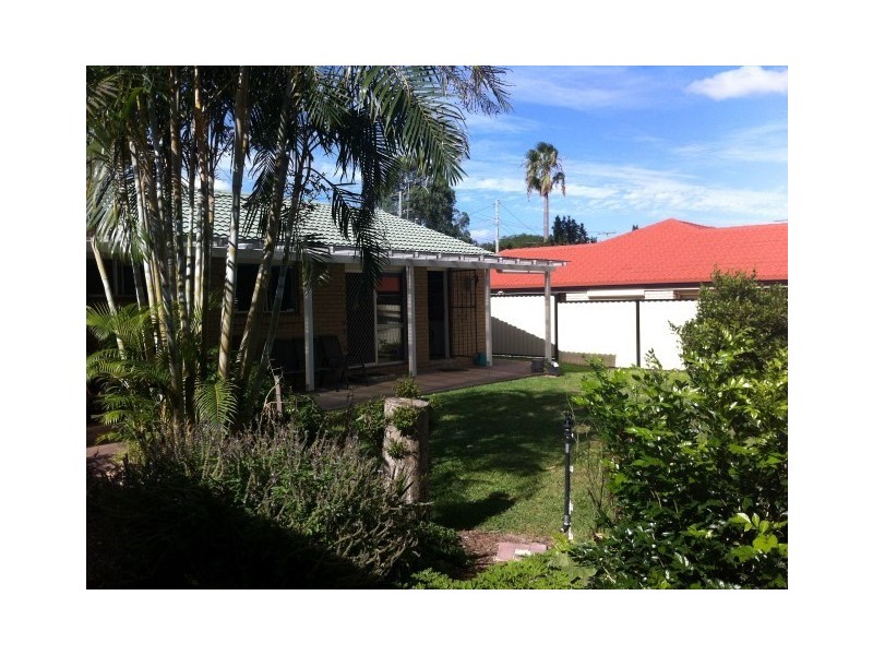 17 Conifer Street, Hillcrest QLD 4118