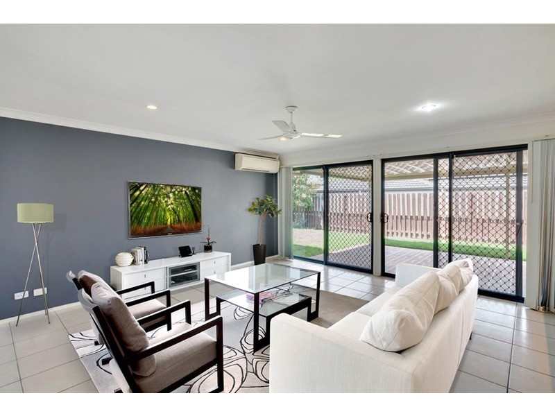 62 Mapelton Circuit, Parkinson QLD 4115