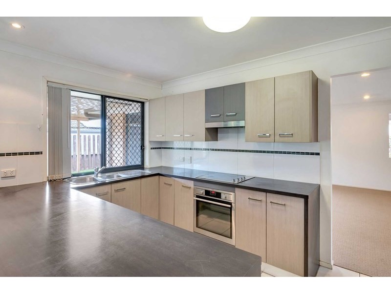 62 Mapelton Circuit, Parkinson QLD 4115