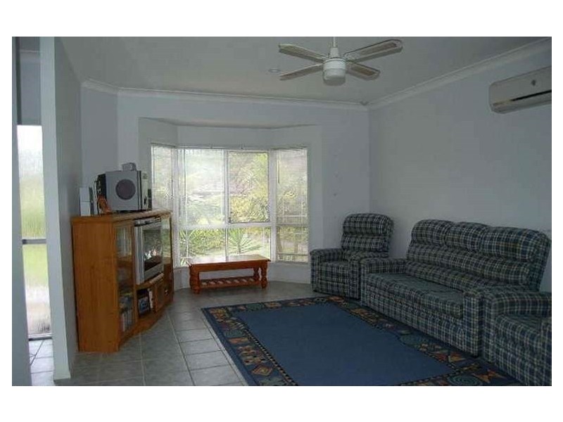 15 Owens Crescent, Regents Park QLD 4118