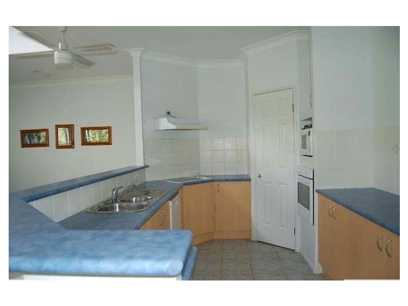 15 Owens Crescent, Regents Park QLD 4118