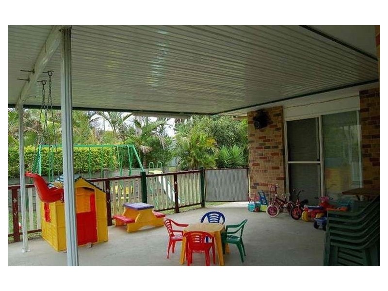 15 Owens Crescent, Regents Park QLD 4118