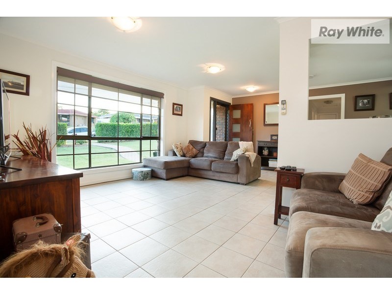 38 Parkroyal Crescent, Regents Park QLD 4118