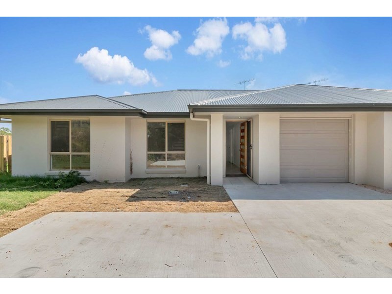 31 Middle Road, Hillcrest QLD 4118