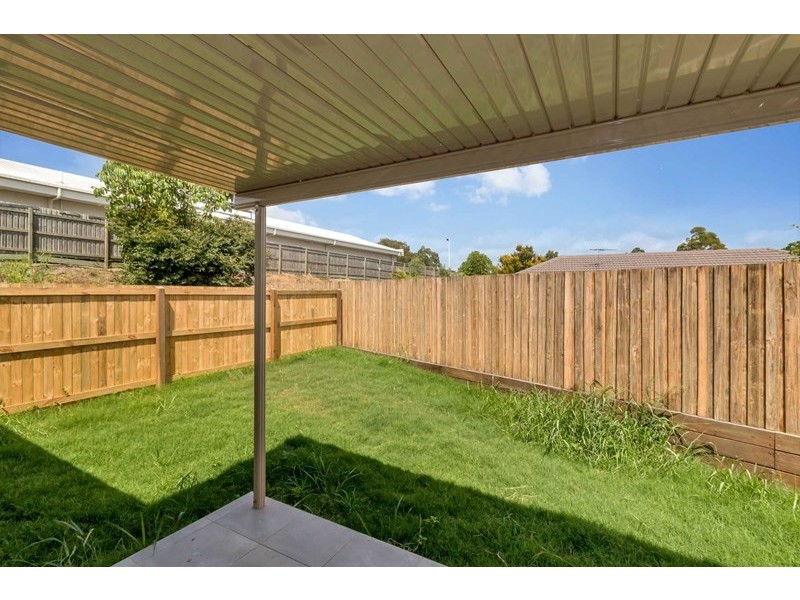 31 Middle Road, Hillcrest QLD 4118