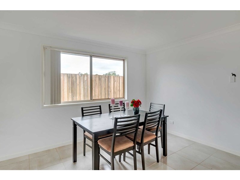 31 Middle Road, Hillcrest QLD 4118