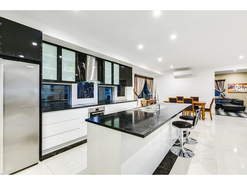 10 Norton Drive, Shailer Park QLD 4128
