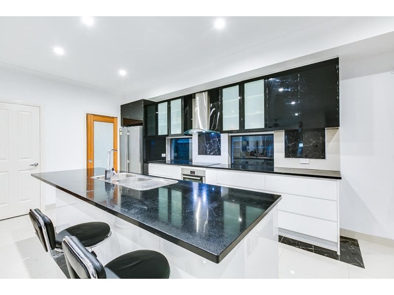10 Norton Drive, Shailer Park QLD 4128