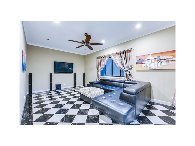 10 Norton Drive, Shailer Park QLD 4128