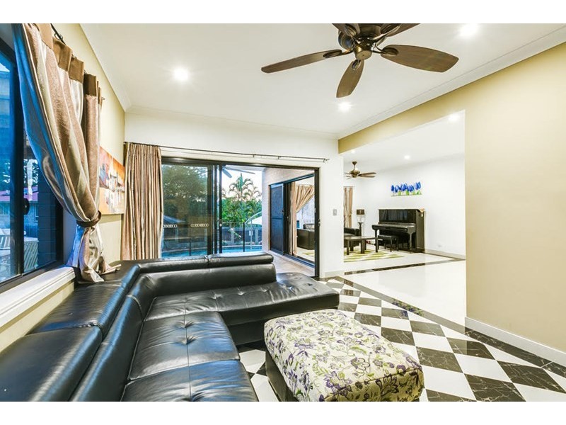 10 Norton Drive, Shailer Park QLD 4128