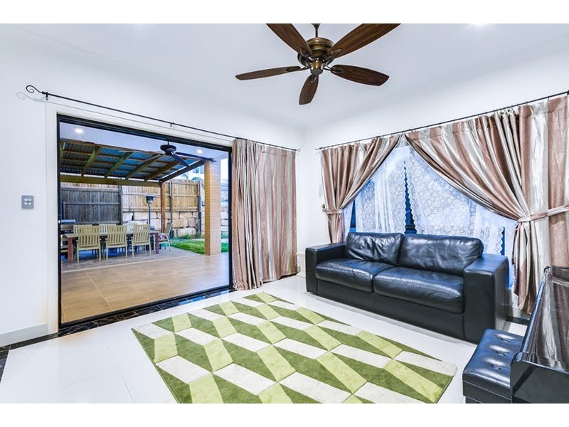 10 Norton Drive, Shailer Park QLD 4128