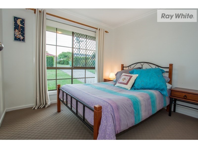 38 Parkroyal Cresent, Regents Park QLD 4118