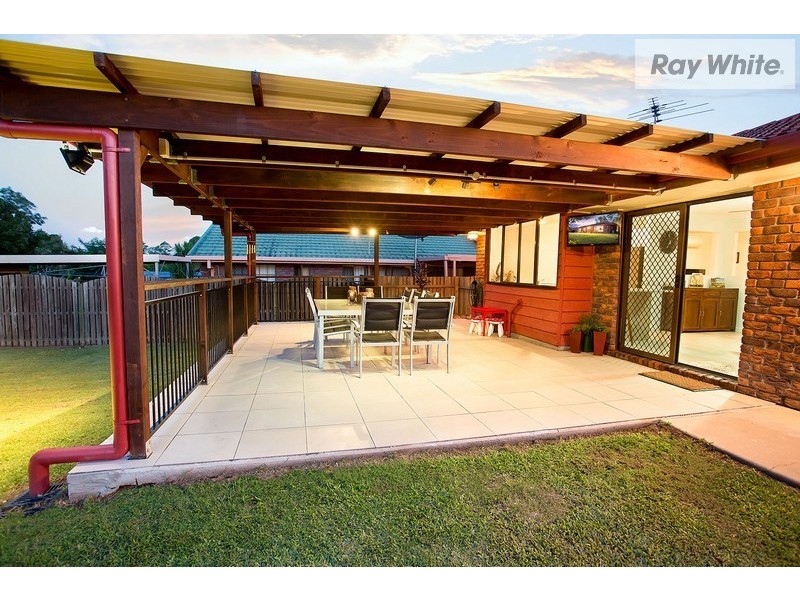 38 Parkroyal Cresent, Regents Park QLD 4118