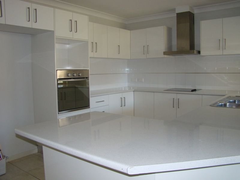 4 Charlton Place, Regents Park QLD 4118