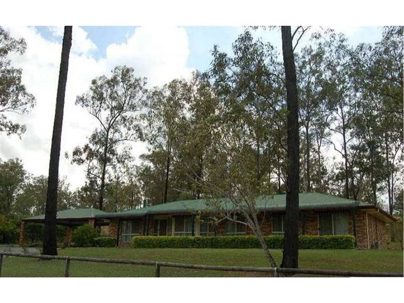 15 Holyrood Court, Munruben QLD 4125