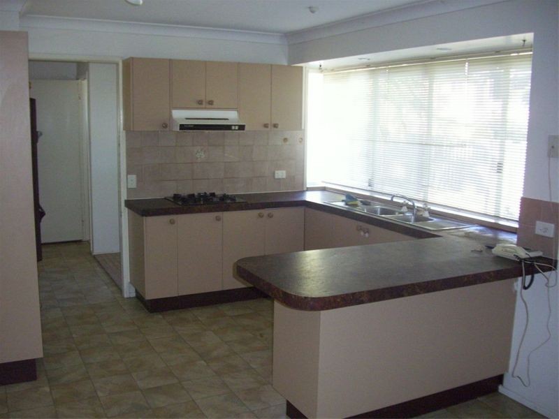 4 Flinders Court, Boronia Heights QLD 4124