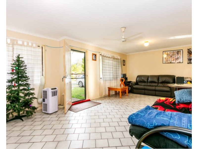 9 Meranti Street, Crestmead QLD 4132