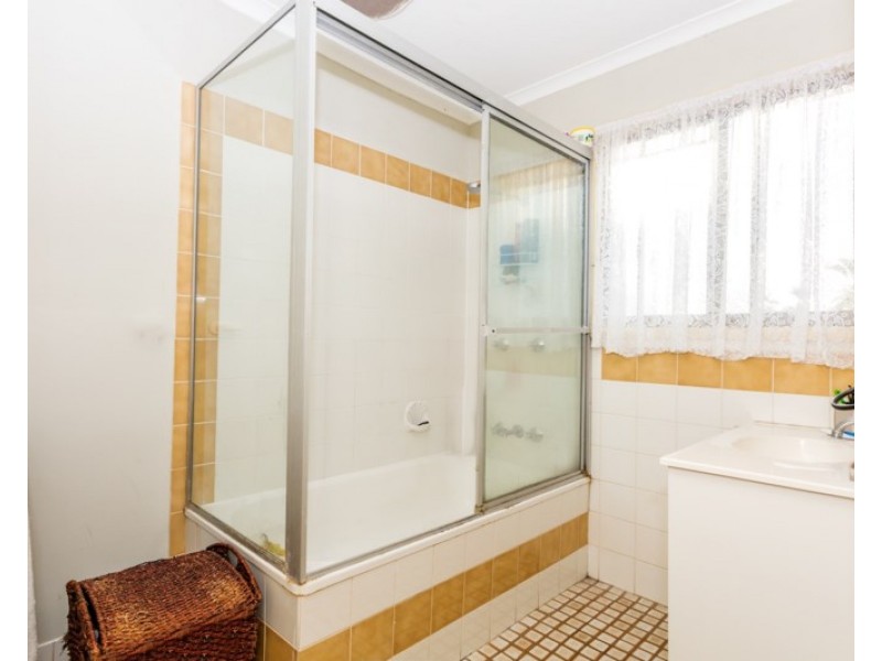 9 Meranti Street, Crestmead QLD 4132