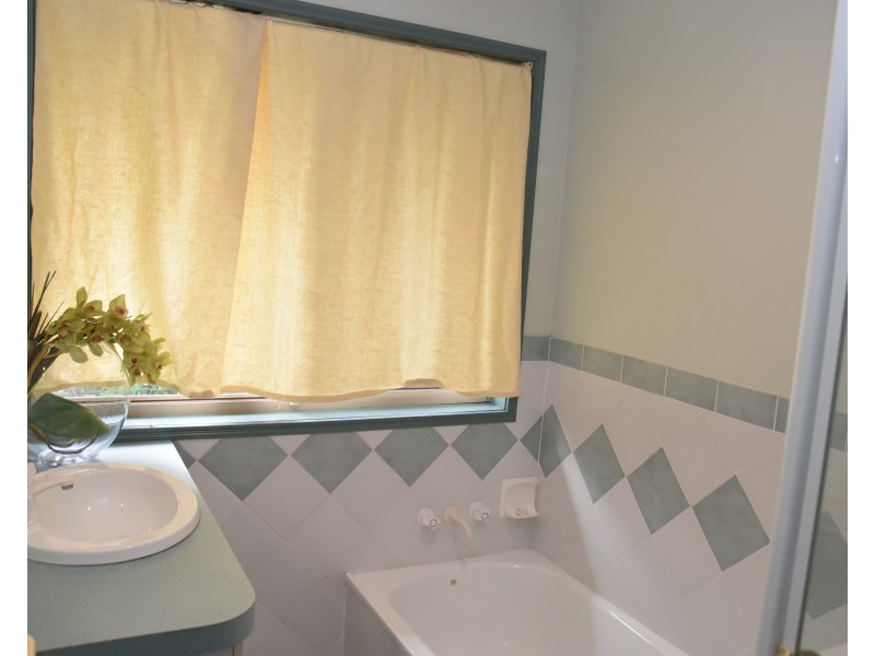 68 Oakland Road, Karrabin QLD 4306