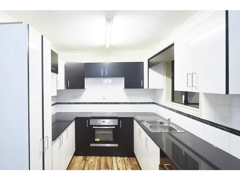 25 Limerick Drive, Crestmead QLD 4132