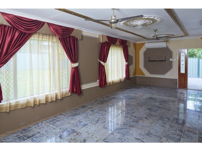 25 Limerick Drive, Crestmead QLD 4132