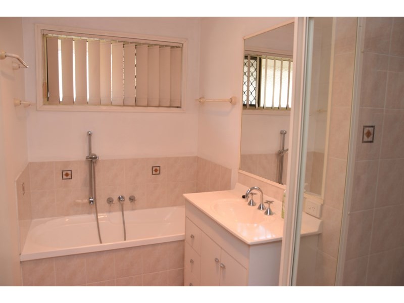 25 Chatfield Street, Edens Landing QLD 4207
