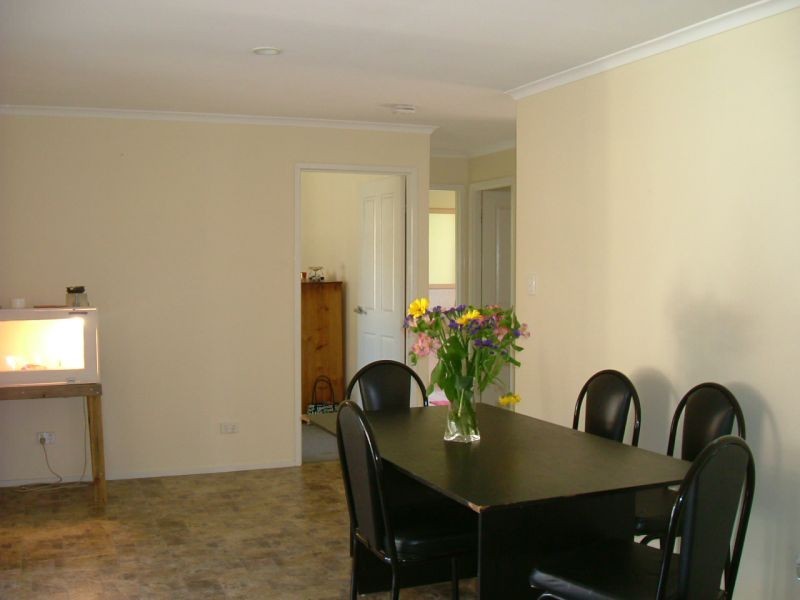 3 Mooloolah Court, Hillcrest QLD 4118