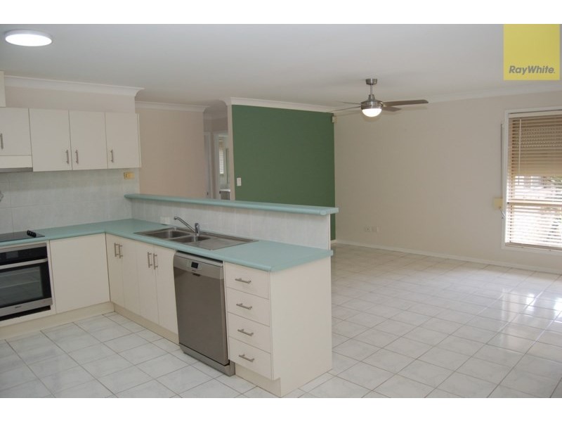 38 Solandra Circuit, Regents Park QLD 4118