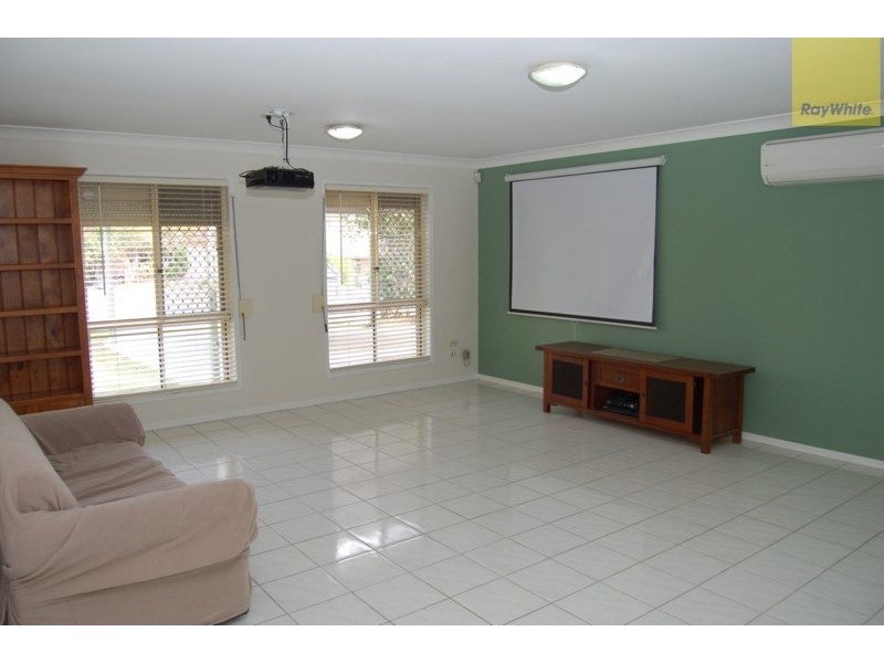 38 Solandra Circuit, Regents Park QLD 4118