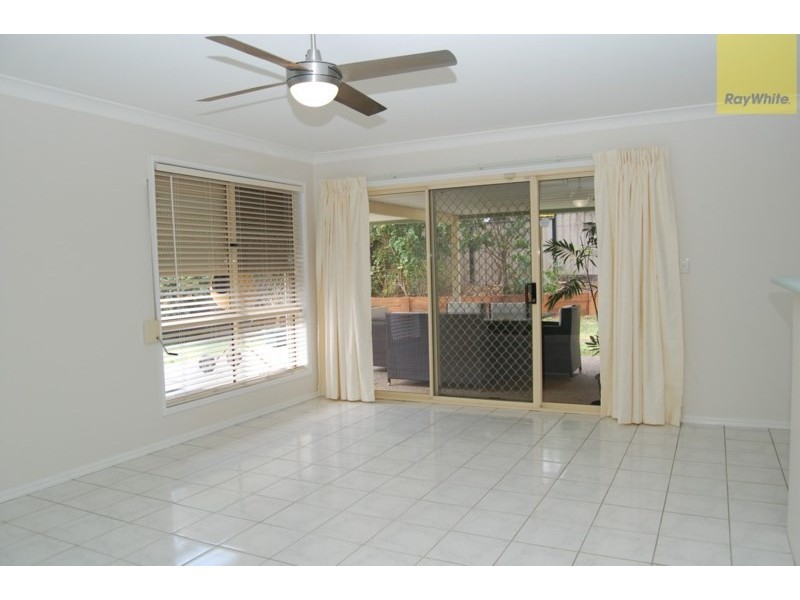 38 Solandra Circuit, Regents Park QLD 4118