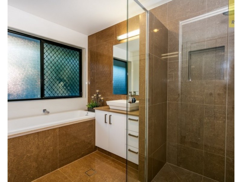 120-124 Lincoln Green Drive, Forestdale QLD 4118