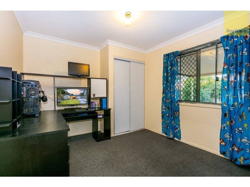 10 Sonorous Close, Regents Park QLD 4118