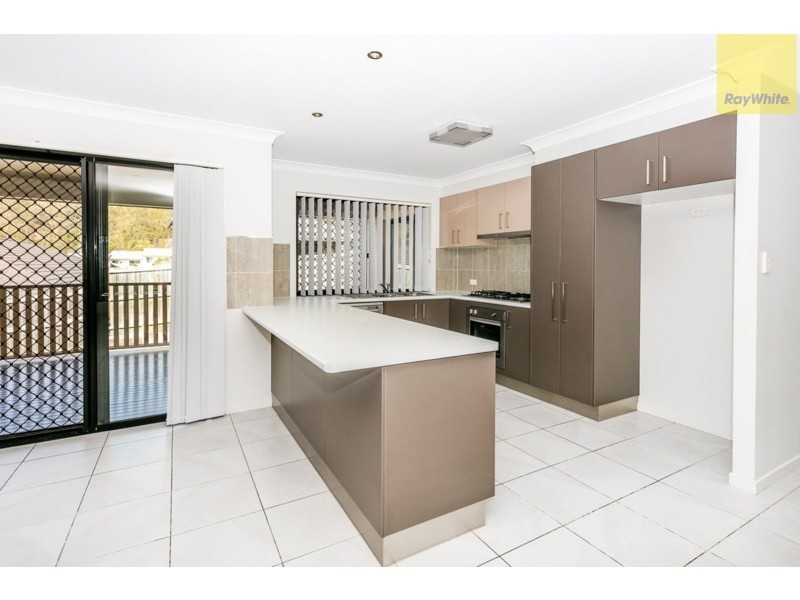 5 Outlook Drive, Waterford QLD 4133