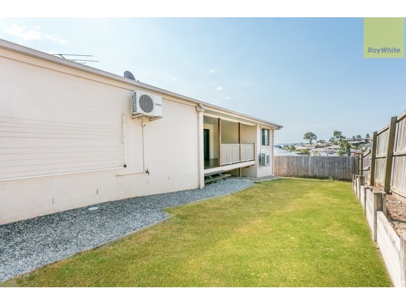 5 Outlook Drive, Waterford QLD 4133