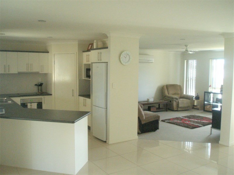 27 Serenity Court, Crestmead QLD 4132