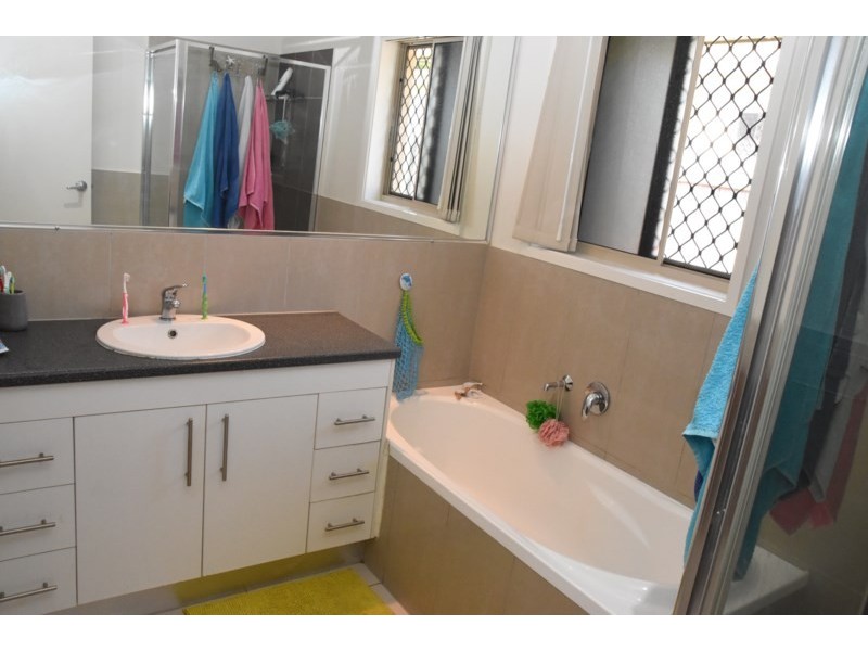 27 Serenity Court, Crestmead QLD 4132