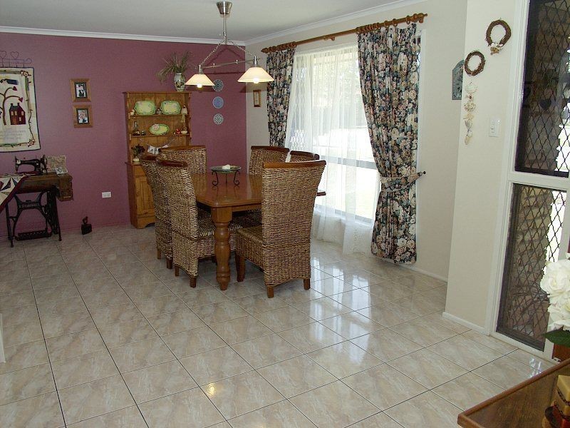 13 Newburn Street, Hillcrest QLD 4118