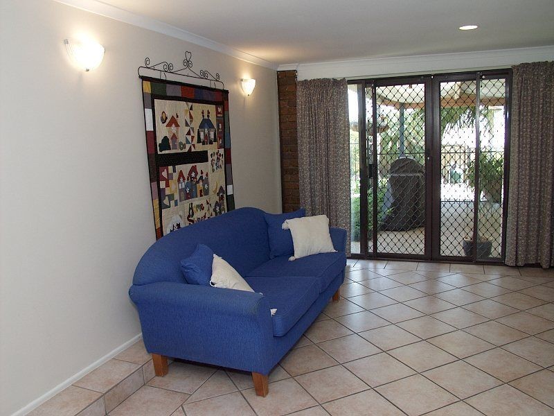 13 Newburn Street, Hillcrest QLD 4118